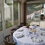 3 6 Pers Rez De Jardin 5min Quartier Du Phare Location Du Dimanche Au Dimanche En Juillet Et Aout