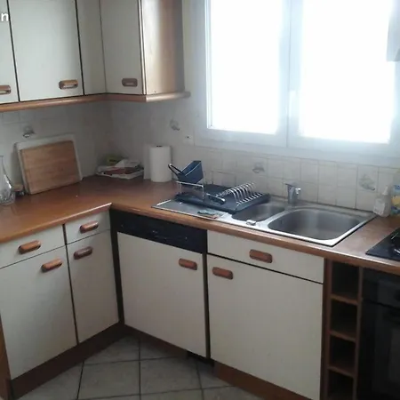 3 6 Pers Rez De Jardin 5min Quartier Du Phare Location Du Dimanche Au Dimanche En Juillet Et Aout Apartmán La Tranche-sur-Mer