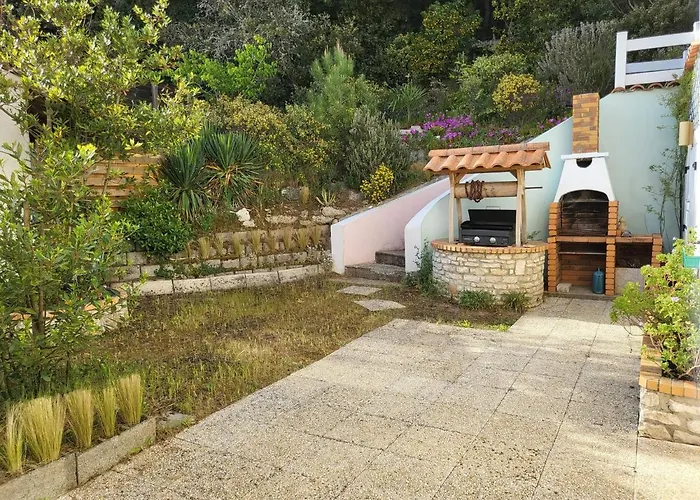 3 6 Pers Rez De Jardin 5min Quartier Du Phare Location Du Dimanche Au Dimanche En Juillet Et Aout La Tranche-sur-Mer